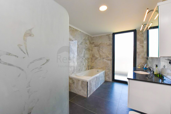 4+2 Villa mit Pool und Blick auf das Mittelmeer