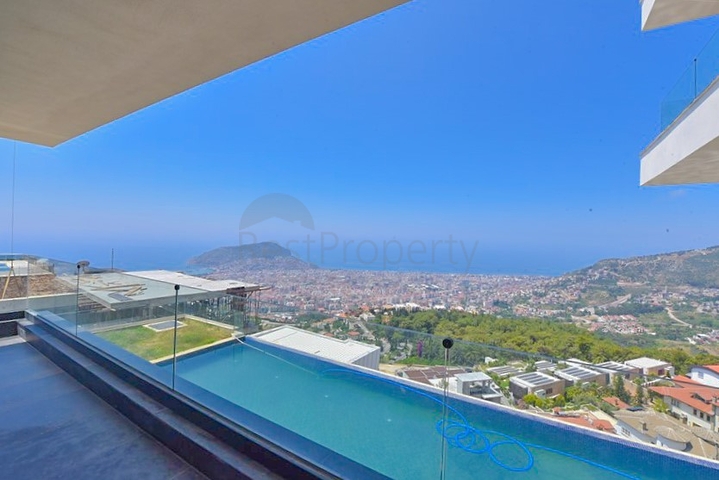 4+2 Villa mit Pool und Blick auf das Mittelmeer