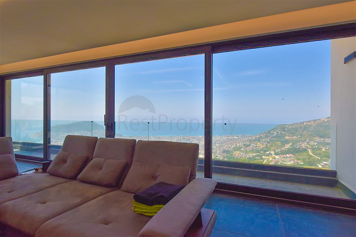 4+2 Villa mit Pool und Blick auf das Mittelmeer