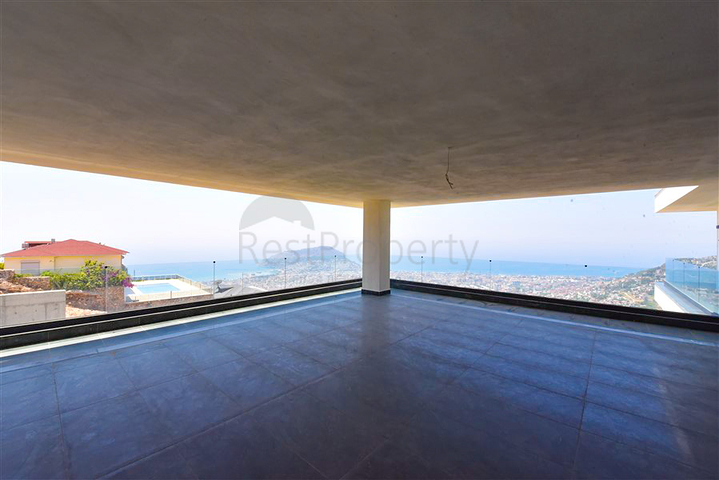 4+2 Villa mit Pool und Blick auf das Mittelmeer