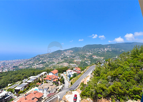 4+2 Villa mit Pool und Blick auf das Mittelmeer