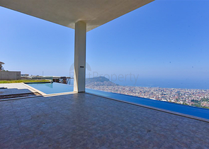 4+2 Villa mit Pool und Blick auf das Mittelmeer