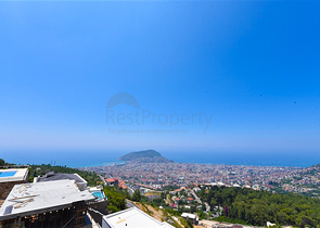 4+2 Villa mit Pool und Blick auf das Mittelmeer