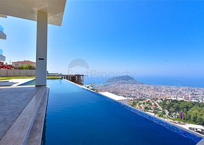 4+2 Villa mit Pool und Blick auf das Mittelmeer