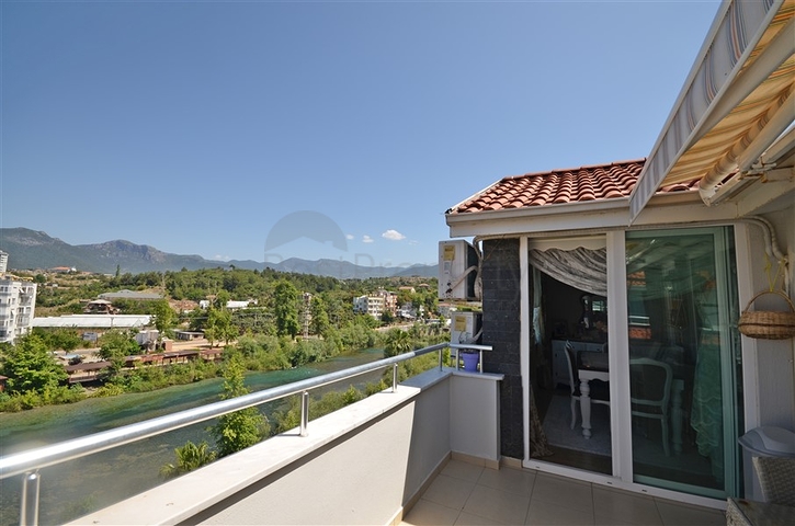 Geräumiges Penthouse für eine große Familie am Mittelmeer