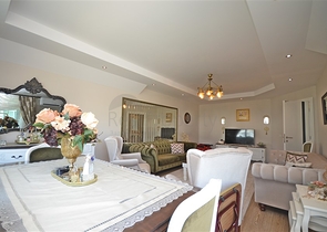 Geräumiges Penthouse für eine große Familie am Mittelmeer