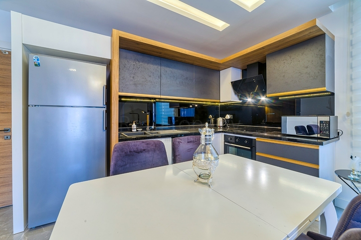 Wohnung 3+1 150 m vom Meer entfernt im Zentrum von Alanya