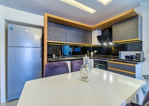 Wohnung 3+1 150 m vom Meer entfernt im Zentrum von Alanya