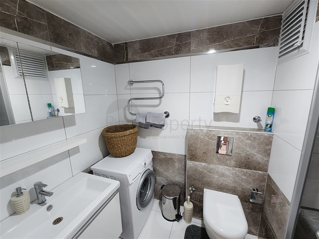 Wohnung in einem modernen Komplex in einem offenen Bereich für die Erlangung einer Aufenthaltserlaubnis