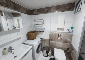 Wohnung in einem modernen Komplex in einem offenen Bereich für die Erlangung einer Aufenthaltserlaubnis