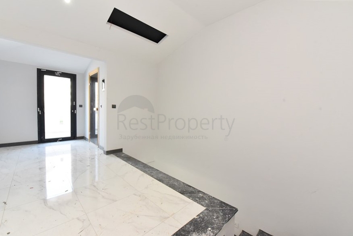 Villa mit Pool in Avsallar