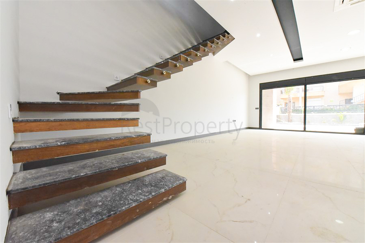 Villa mit Pool in Avsallar