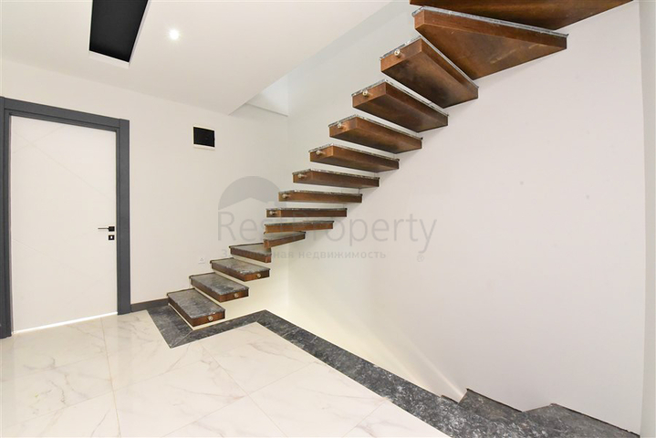 Villa mit Pool in Avsallar