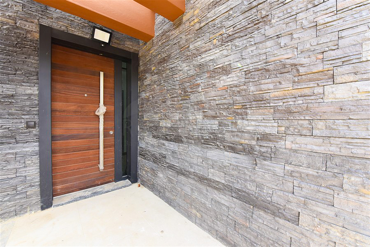 Villa mit Pool in Avsallar