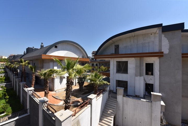 Villa mit Pool in Avsallar