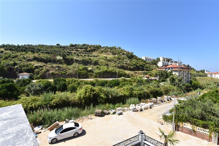 Villa mit Pool in Avsallar