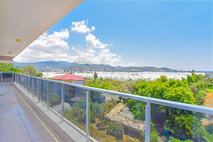 Großes 4+1 Penthouse mit herrlicher Aussicht im Viertel Demirtas