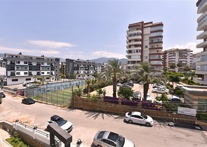 1+1 Wohnung in einem neuen Komplex im Stadtteil Tosmur