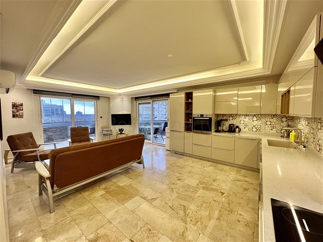 2+1 Wohnungen im hohen Stockwerk in Mahmutlar