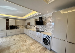 2+1 Wohnungen im hohen Stockwerk in Mahmutlar