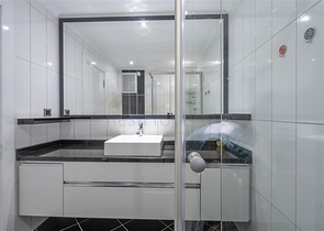 Helle Wohnung mit zwei Schlafzimmern im Stadtteil Oba