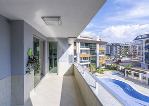 Helle Wohnung mit zwei Schlafzimmern im Stadtteil Oba