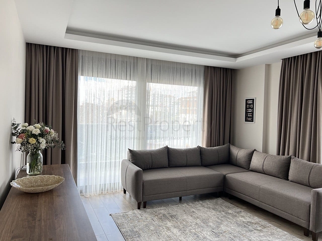 2+1 Apartment in einer Wohnanlage im Stadtteil Tosmur