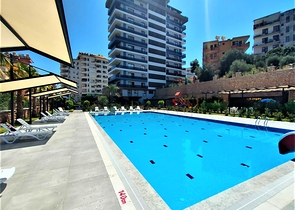 2+1 Apartment in einer Wohnanlage im Stadtteil Tosmur