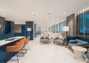 Eigentumswohnung mit Hotelinfrastruktur am Strand von Kamala