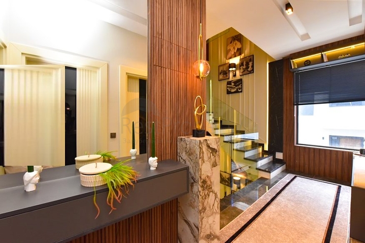 4+1 Villa mit modernem Design in der malerischen Gegend von Kargicak