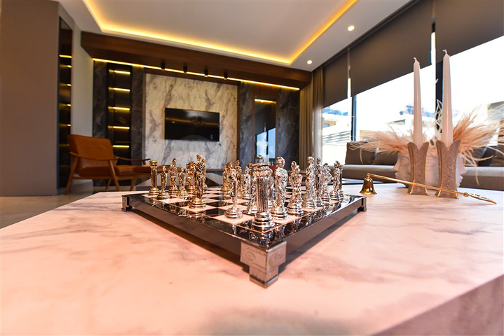 4+1 Villa mit modernem Design in der malerischen Gegend von Kargicak