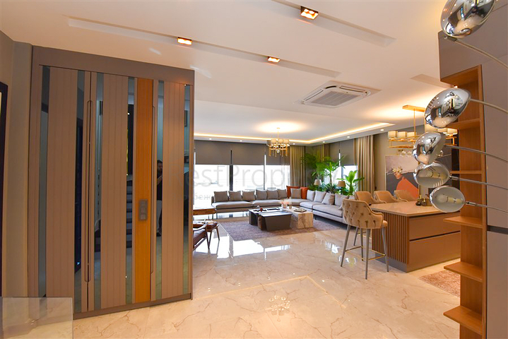 4+1 Villa mit modernem Design in der malerischen Gegend von Kargicak