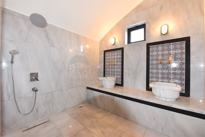 4+1 Villa mit modernem Design in der malerischen Gegend von Kargicak