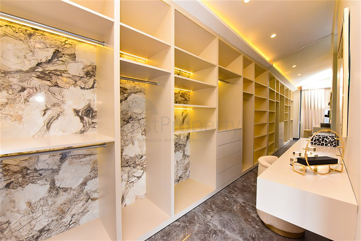 4+1 Villa mit modernem Design in der malerischen Gegend von Kargicak