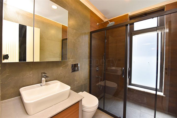 4+1 Villa mit modernem Design in der malerischen Gegend von Kargicak