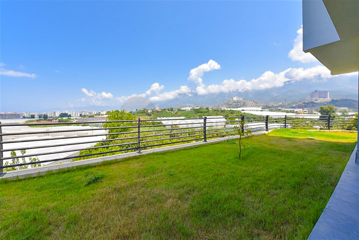 4+1 Villa mit modernem Design in der malerischen Gegend von Kargicak