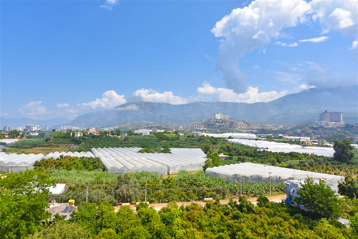 4+1 Villa mit modernem Design in der malerischen Gegend von Kargicak