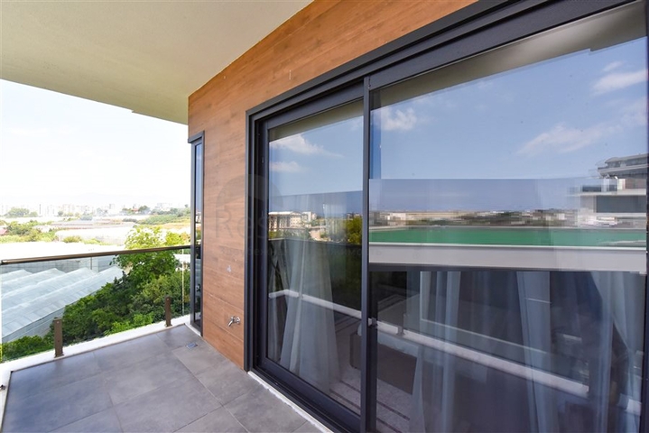 4+1 Villa mit modernem Design in der malerischen Gegend von Kargicak