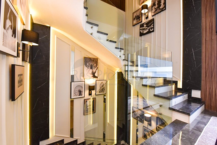 4+1 Villa mit modernem Design in der malerischen Gegend von Kargicak