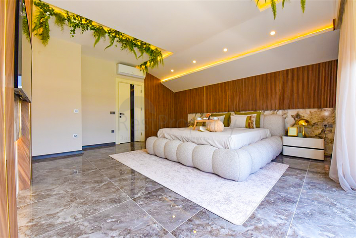 4+1 Villa mit modernem Design in der malerischen Gegend von Kargicak