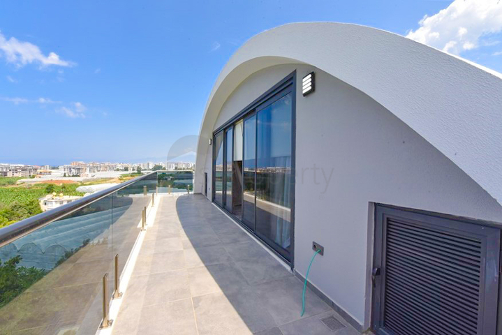 4+1 Villa mit modernem Design in der malerischen Gegend von Kargicak