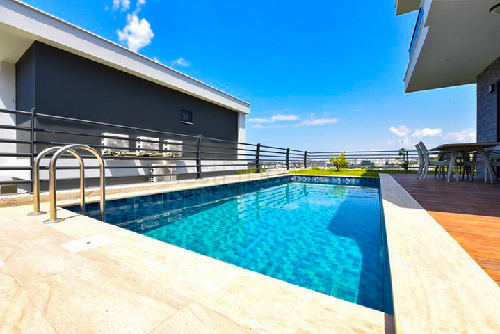 4+1 Villa mit modernem Design in der malerischen Gegend von Kargicak