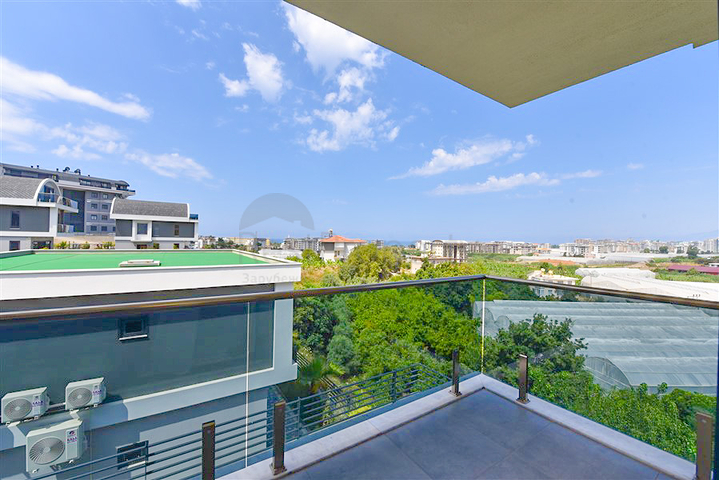 4+1 Villa mit modernem Design in der malerischen Gegend von Kargicak