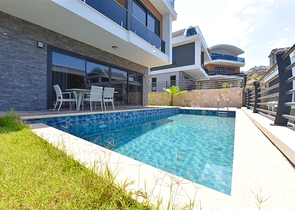 4+1 Villa mit modernem Design in der malerischen Gegend von Kargicak