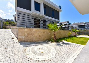 4+1 Villa mit modernem Design in der malerischen Gegend von Kargicak