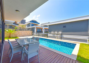 4+1 Villa mit modernem Design in der malerischen Gegend von Kargicak