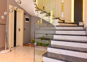 4+1 Villa mit modernem Design in der malerischen Gegend von Kargicak