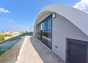 4+1 Villa mit modernem Design in der malerischen Gegend von Kargicak