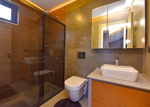 4+1 Villa mit modernem Design in der malerischen Gegend von Kargicak