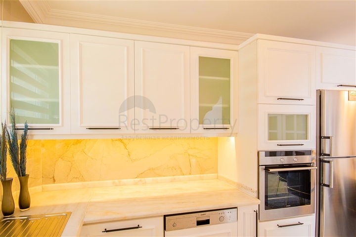 Wohnung 2+1 150 Meter vom Meer entfernt in der malerischen Gegend von Mahmutlar